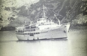 Το Επιβατηγό 'Μιαούλης' Δεκαετία '60 Το Επιβατηγό 'Μιαούλης' Δεκαετία '60
